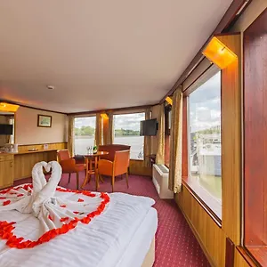 *** Hotel na wodzie Fortuna Boat Węgry